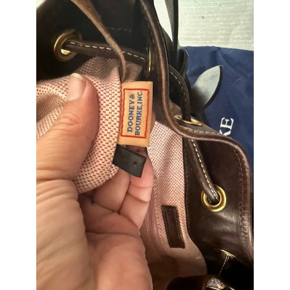 DOONEY & BOURKE GIRRAFFE PRINT DRAWSTRING SHOULDER BAG WITH DUST BAG - Picture 10 of 16